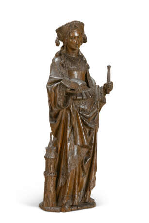 A CARVED OAK FIGURE OF SAINT BARBARA - photo 2