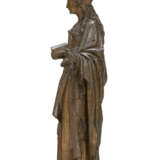 A CARVED OAK FIGURE OF SAINT BARBARA - photo 4