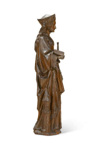 A CARVED OAK FIGURE OF SAINT BARBARA - photo 5