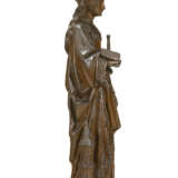 A CARVED OAK FIGURE OF SAINT BARBARA - photo 5
