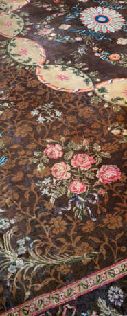 A GEORGE III AXMINSTER CARPET - photo 3