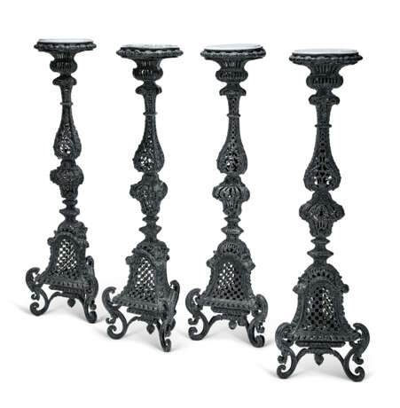 A SET OF FOUR LOUIS XIV WROUGHT-IRON TORCHERES - photo 3