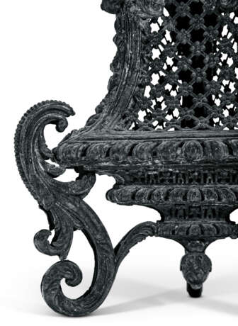 A SET OF FOUR LOUIS XIV WROUGHT-IRON TORCHERES - photo 5