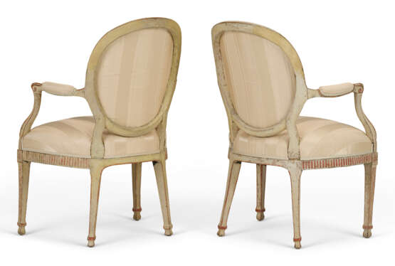 A PAIR OF GEORGE III CREAM AND RED PAINTED ARMCHAIRS - photo 4