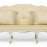 A PAIR OF EARLY GEORGE III CREAM-PAINTED SOFAS - photo 4