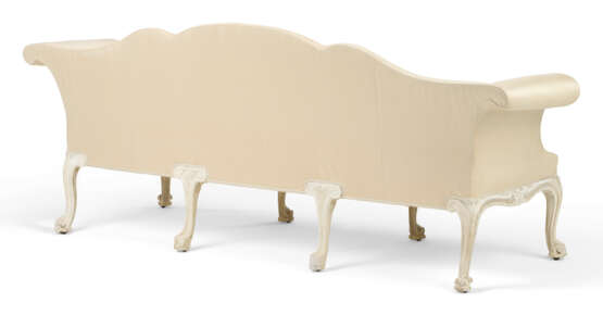 A PAIR OF EARLY GEORGE III CREAM-PAINTED SOFAS - photo 5