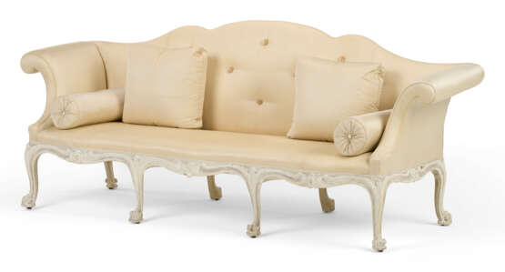 A PAIR OF EARLY GEORGE III CREAM-PAINTED SOFAS - photo 6