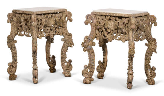 A PAIR OF CHARLES II SILVERED-WOOD SIDE TABLES - photo 3