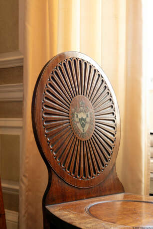 A SET OF FOUR GEORGE III POLYCHROME-DECORATED MAHOGANY HALL CHAIRS - фото 2 A SET OF FOUR GEORGE III POLYCHROME-DECORATED MAHOGANY HALL CHAIRS - фото 2