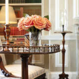 A GEORGE III MAHOGANY CIRCULAR TRIPOD CENTER TABLE - photo 2