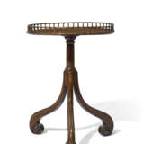 A GEORGE III MAHOGANY CIRCULAR TRIPOD CENTER TABLE - photo 3