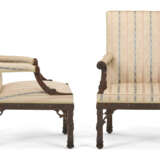 A PAIR OF EARLY GEORGE III MAHOGANY ARMCHAIRS - Foto 6