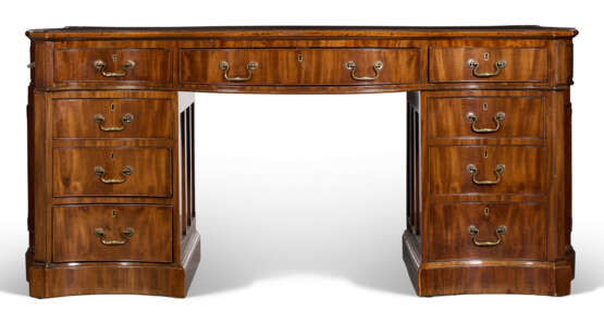A VICTORIAN MAHOGANY PARTNERS' DESK - Foto 6 A VICTORIAN MAHOGANY PARTNERS' DESK - Foto 6
