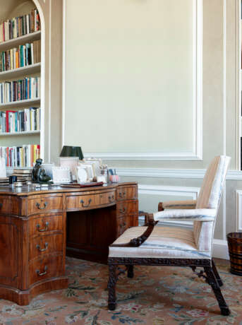 A PAIR OF EARLY GEORGE III MAHOGANY LIBRARY ARMCHAIRS - Foto 2 A PAIR OF EARLY GEORGE III MAHOGANY LIBRARY ARMCHAIRS - Foto 2