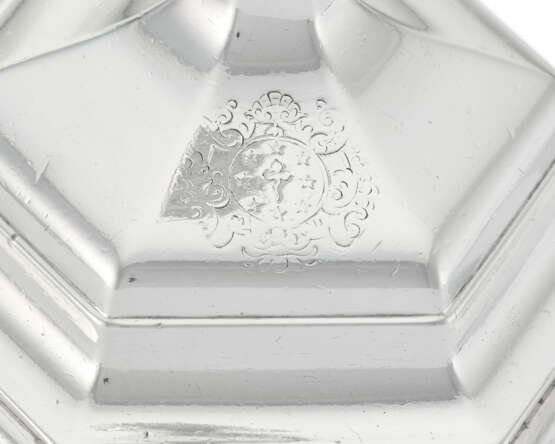 A PAIR OF GEORGE I SILVER CANDLESTICKS - Foto 2 A PAIR OF GEORGE I SILVER CANDLESTICKS - Foto 2