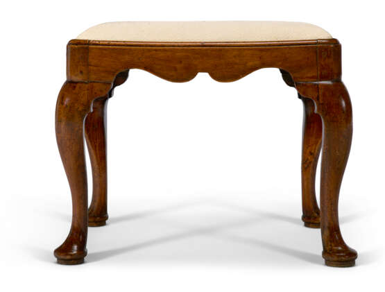 A GEORGE I WALNUT STOOL - photo 3 A GEORGE I WALNUT STOOL - photo 3