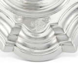 A SET OF FOUR GEORGE II IRISH SILVER CANDLESTICKS - photo 2