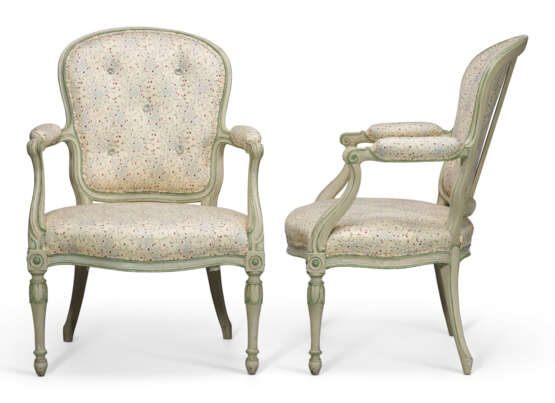 A PAIR OF GEORGE III CREAM AND GREEN-PAINTED OPEN ARMCHAIRS - photo 2 A PAIR OF GEORGE III CREAM AND GREEN-PAINTED OPEN ARMCHAIRS - photo 2