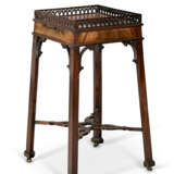 A GEORGE III MAHOGANY KETTLE STAND - photo 3