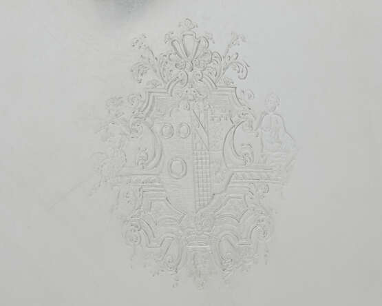 A GEORGE II SILVER SALVER - photo 2