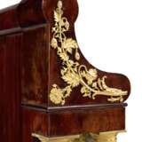 A RESTAURATION ORMOLU-MOUNTED AND MIRROR-INSET MAHOGANY LIT D'ALCOVE - photo 5