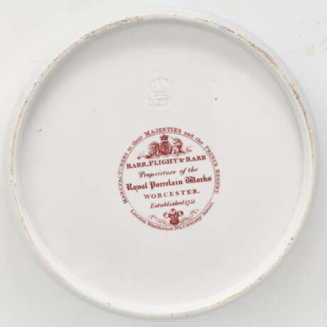 A SET OF EIGHT WORCESTER (BARR, FLIGHT & BARR) PORCELAIN FAUX MARBLE DESSERT PLATES - photo 3