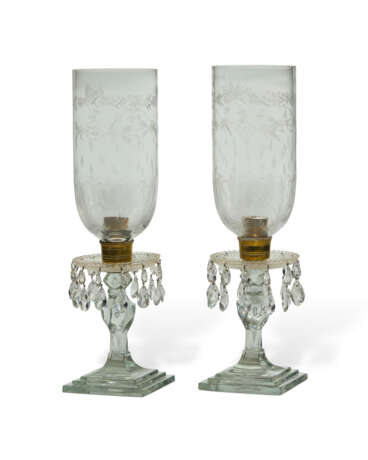A PAIR OF ENGLISH MOLDED, CUT AND ETCHED GLASS PHOTOPHORES - photo 1