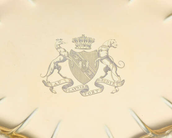 A SET OF FOUR GEORGE III SILVER-GILT DESSERT DISHES - Foto 3