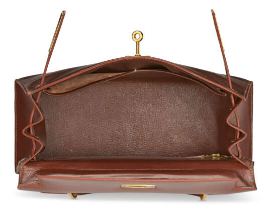 A MARRON D'INDE CALF BOX LEATHER SELLIER KELLY 28 WITH GOLD HARDWARE - photo 5