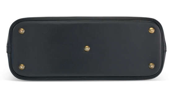 A SET OF TWO: A BLACK CALF BOX LEATHER BOLIDE 31 & A NOISETTE COURCHEVEL BOLIDE 31 WITH GOLD HARDWARE - photo 6