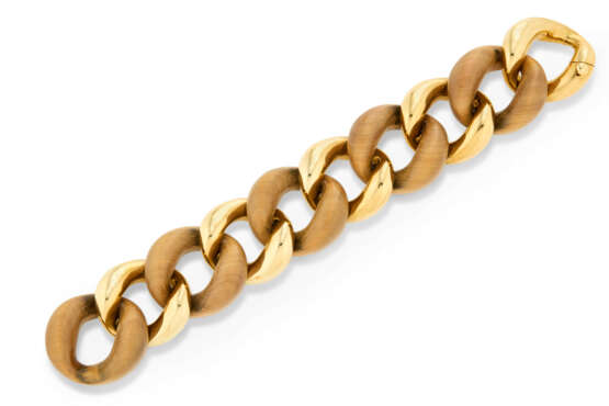 SEAMAN SCHEPPS TWO WOOD AND GOLD CURB LINK BRACELETS - photo 4