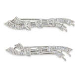 VAN CLEEF & ARPELS SET OF DIAMOND BARRETTE CLIPS - photo 1