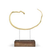 A GILT-BRONZE MODEL OF A SNAKE - photo 3