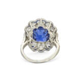 SAPPHIRE AND DIAMOND CLUSTER RING - photo 5