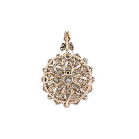 LATE 19TH CENTURY DIAMOND FLORAL CLUSTER PENDANT/BROOCH - photo 3