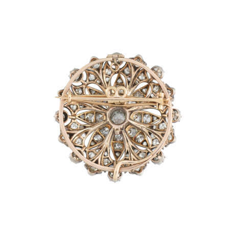 LATE 19TH CENTURY DIAMOND FLORAL CLUSTER PENDANT/BROOCH - photo 4