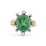 ANTIQUE EMERALD AND DIAMOND RING - photo 2
