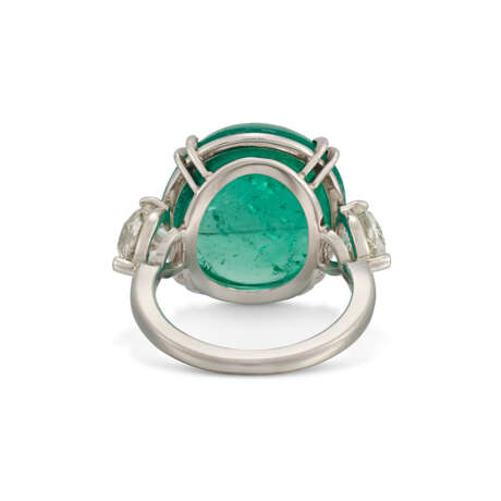 EMERALD AND DIAMOND RING - Foto 3