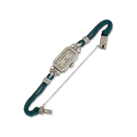 DIAMOND COCKTAIL WATCH AND A DIAMOND CROSS PENDANT, FIRST HALF OF THE 20TH CENTURY - photo 2