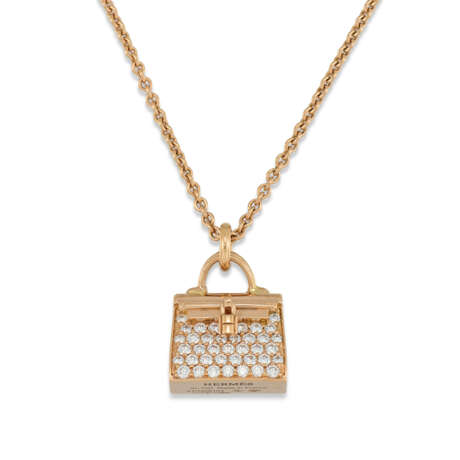 HERMÈS DIAMOND 'AMULETTES BIRKIN' NECKLACE AND BRACELET AND BLACK JADE 'AMULETTES CONSTANCE' NECKLACE - photo 5