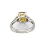 COLOURED SAPPHIRE AND DIAMOND RING - Foto 3