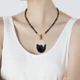GRIMA AGATE, FIRE OPAL AND DIAMOND PENDANT, 1990s - Foto 4