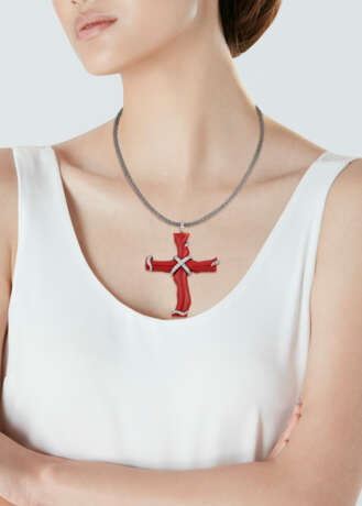 GRIMA CORAL AND DIAMOND PENDANT - photo 4