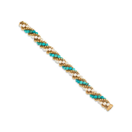 VAN CLEEF & ARPELS TURQUOISE AND CULTURED PEARL 'TWIST' BRACELET - photo 2