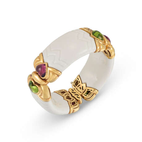 BULGARI 'CHANDRA' PORCELAIN, TOURMALINE AND PERIDOT BRACELET AND EARRINGS - Foto 2