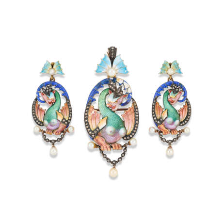 RENAISSANCE REVIVAL PEARL, ENAMEL AND DIAMOND PENDANT/BROOCH AND EARRING SET - photo 1