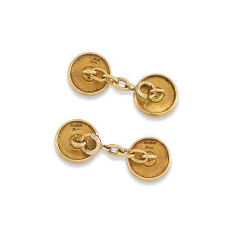 CARTIER EARLY 20TH CENTURY ENAMEL AND DIAMOND CUFFLINKS/BUTTONS - photo 2