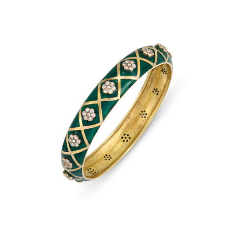 GROUP OF JEWELLERY - photo 5