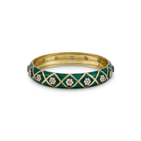 GROUP OF JEWELLERY - photo 6