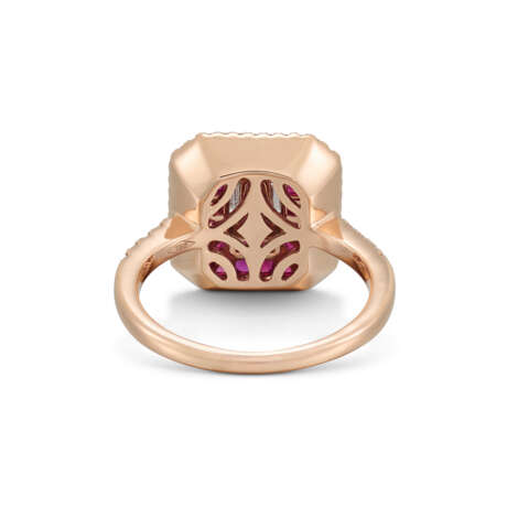 ILLUSION-SET RUBY AND DIAMOND RING - photo 3